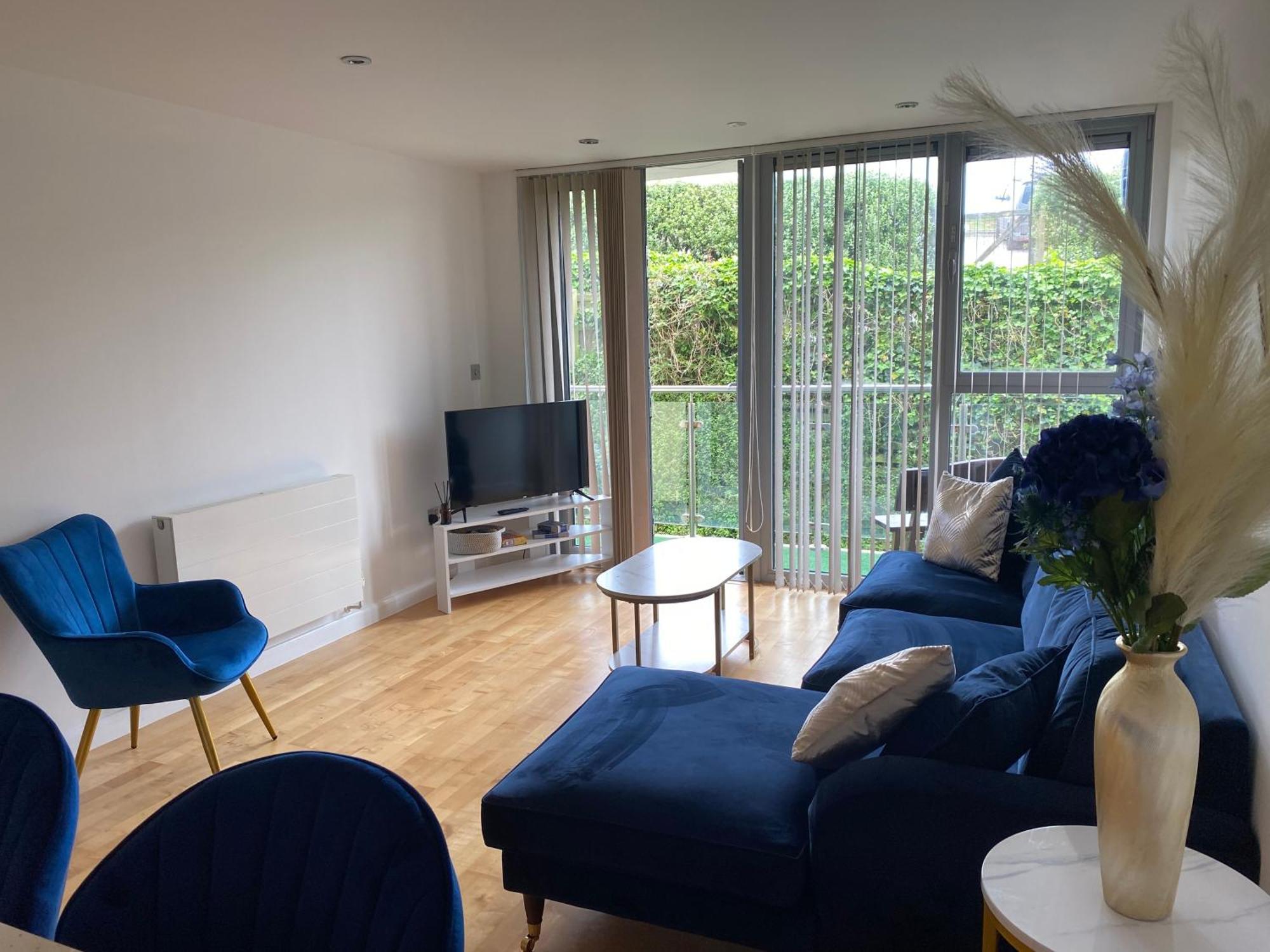 Modern Apartment, Fistral * New Quay